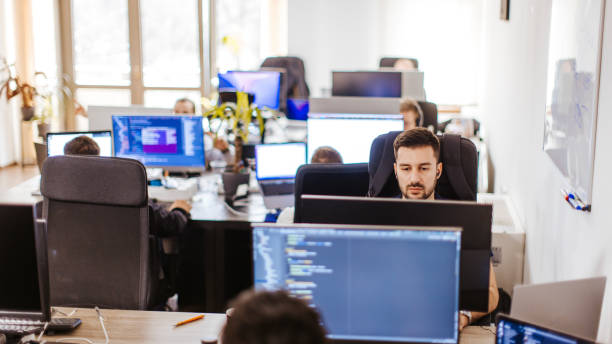 Tipos de empresas de software: Guía completa para elegir el mejor proveedor 2 Servicios clave que ofrecen las empresas de software